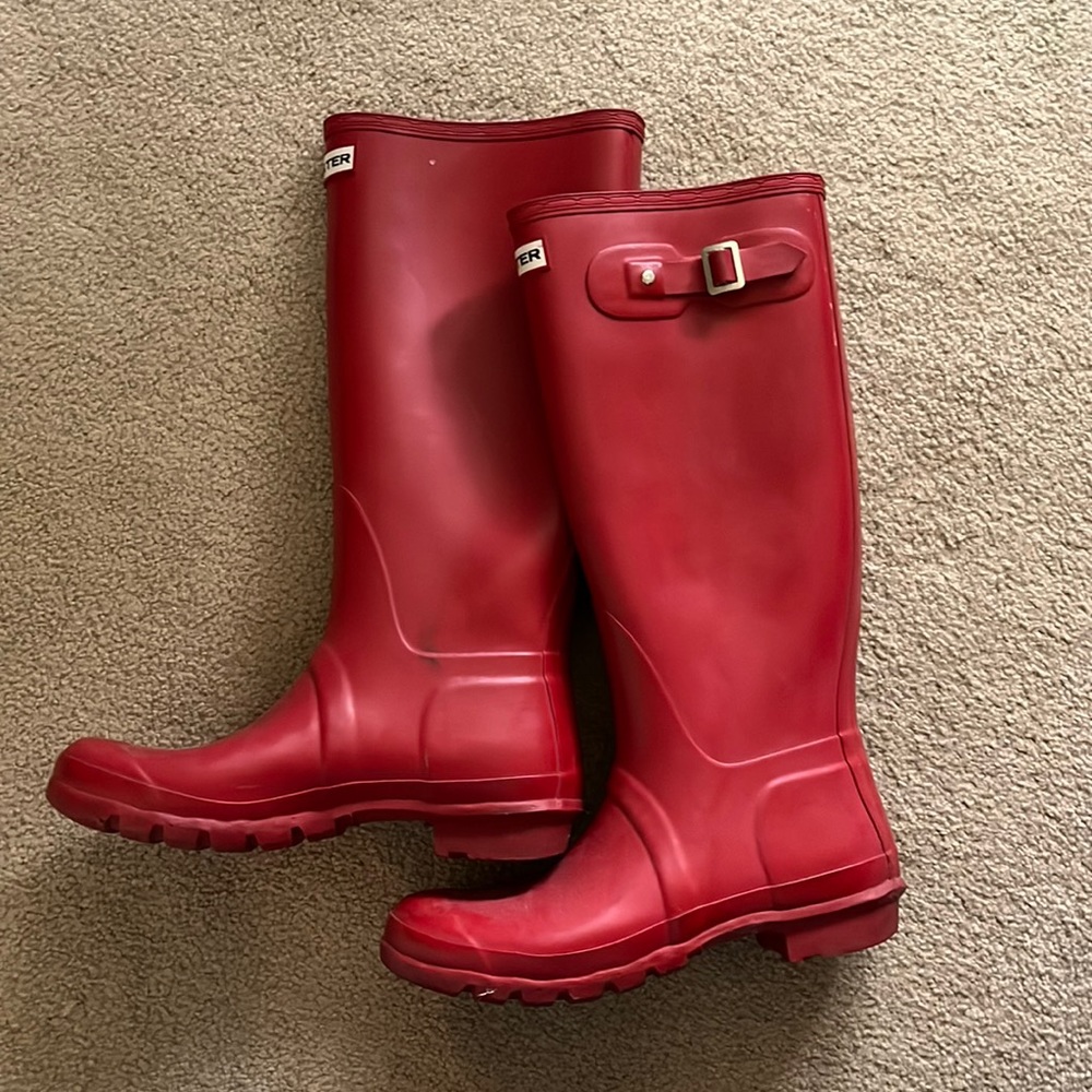 Hunter tall rain boots- red women’s size 10